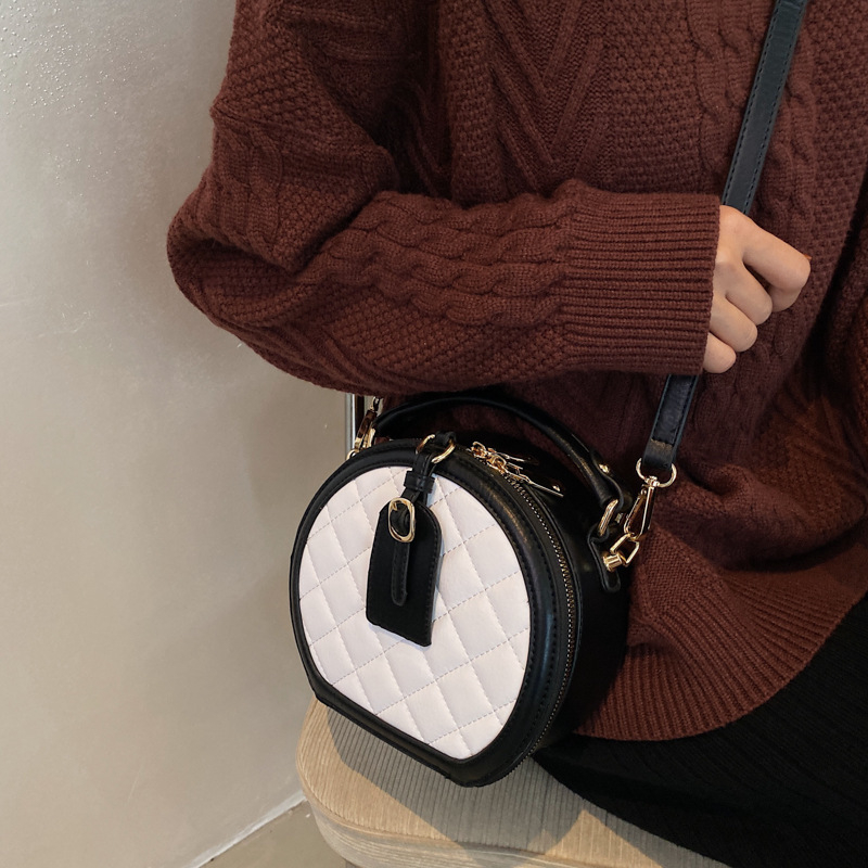 Túi Đeo Chéo Hình Thoi Nhỏ Nhắn Phối Dây Xích Thời Trang