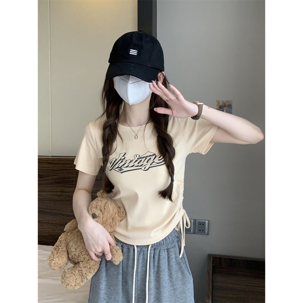 QADCOL  áo bigsize croptop Áo Thun Ngắn Tay Dây Rút Trước Vai In Họa Tiết Phong Cách retro Mỹ Thời Trang Mùa Hè Dành Cho Nữ