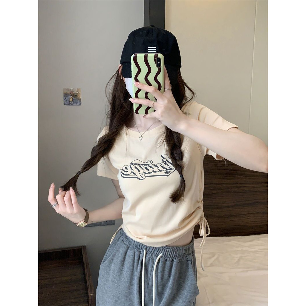 QADCOL  áo bigsize croptop Áo Thun Ngắn Tay Dây Rút Trước Vai In Họa Tiết Phong Cách retro Mỹ Thời Trang Mùa Hè Dành Cho Nữ