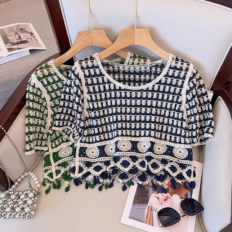 Áo Thun Tay Ngắn Vải Lụa Lạnh Mỏng Thiết Kế Khoét Lỗ Độc Đáo Thời Trang Mùa Hè Cho Nữ