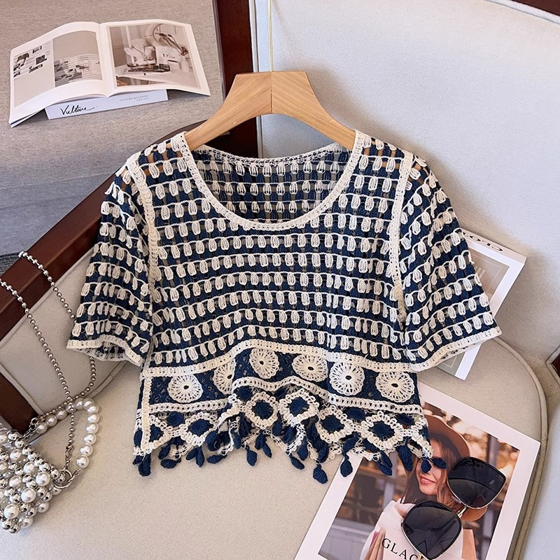 Áo Thun Tay Ngắn Vải Lụa Lạnh Mỏng Thiết Kế Khoét Lỗ Độc Đáo Thời Trang Mùa Hè Cho Nữ