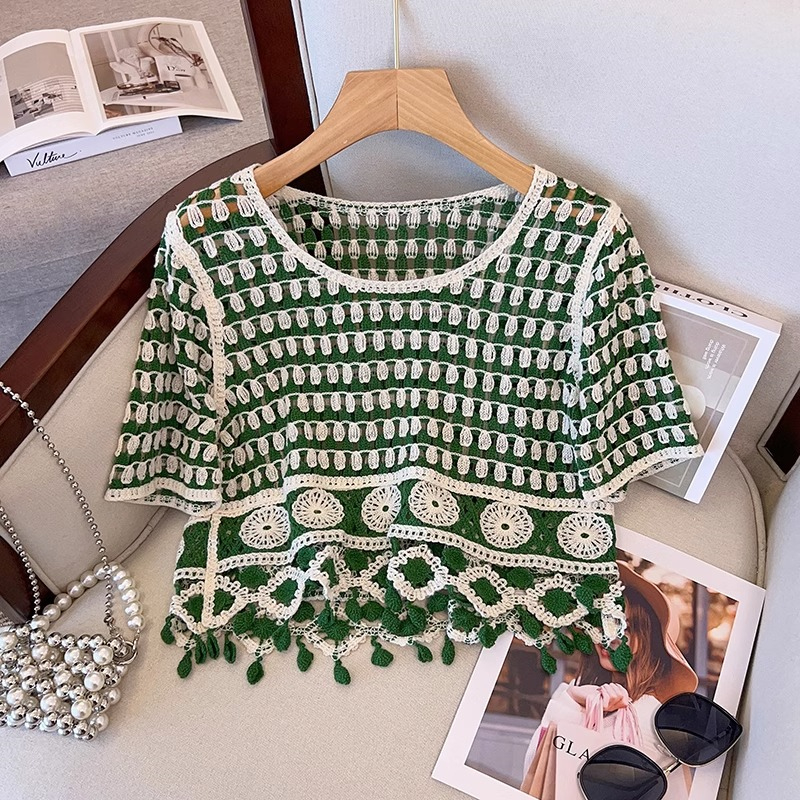 Áo Thun Tay Ngắn Vải Lụa Lạnh Mỏng Thiết Kế Khoét Lỗ Độc Đáo Thời Trang Mùa Hè Cho Nữ