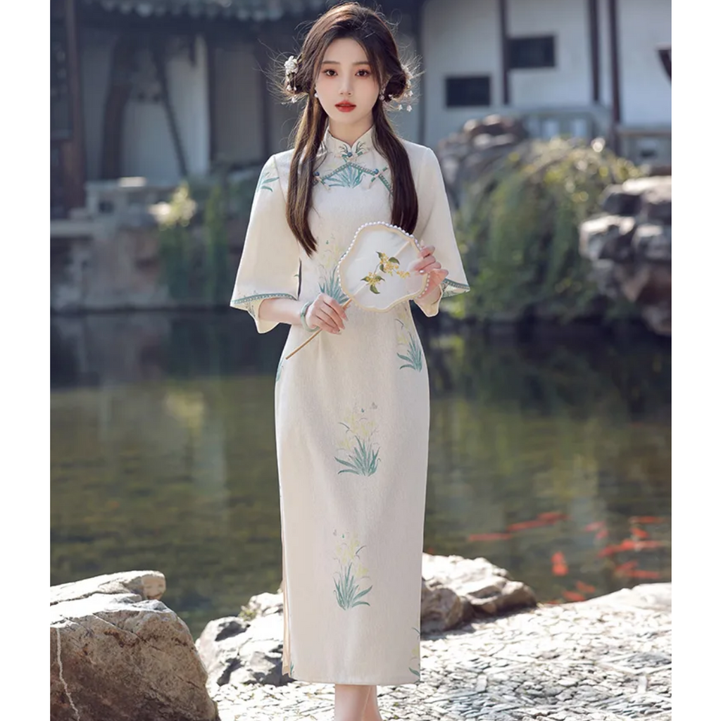 Sườn Xám Cách Tân Họa Tiết Thêu Phong Cách Trung Hoa Cho Nữ
