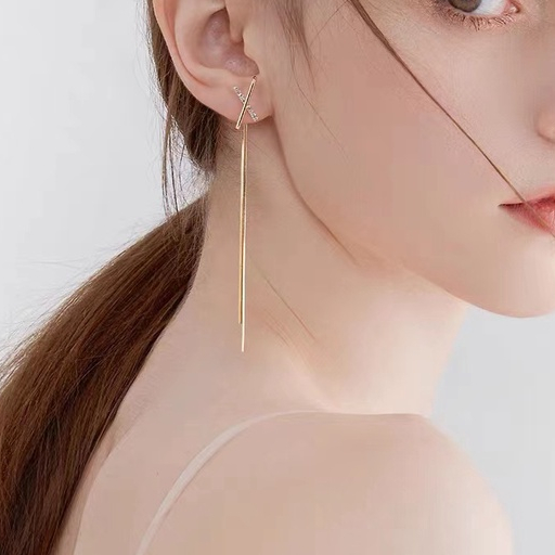 Khuyên Tai Tua Rua Dáng Dài Phong Cách Thời Trang Mùa Hè Năm