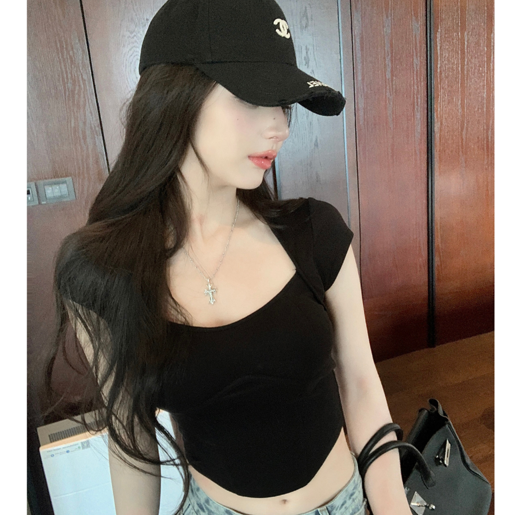 Áo Thun Tay Ngắn Cổ Vuông Thiết Kế Không Đều Có Đệm Ngực Thời Trang Mùa Hè Hàng Mới Dành Cho Bạn Nữ