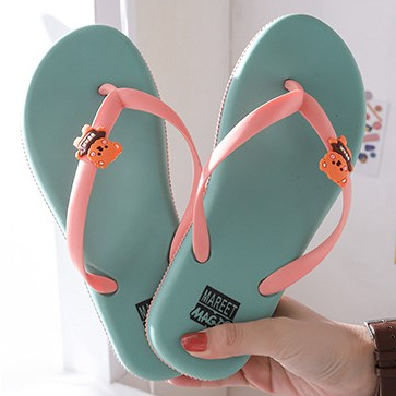 Dép Xỏ Ngón Chống Trượt Hình Gấu Dễ Thương Thời Trang Mùa Hè