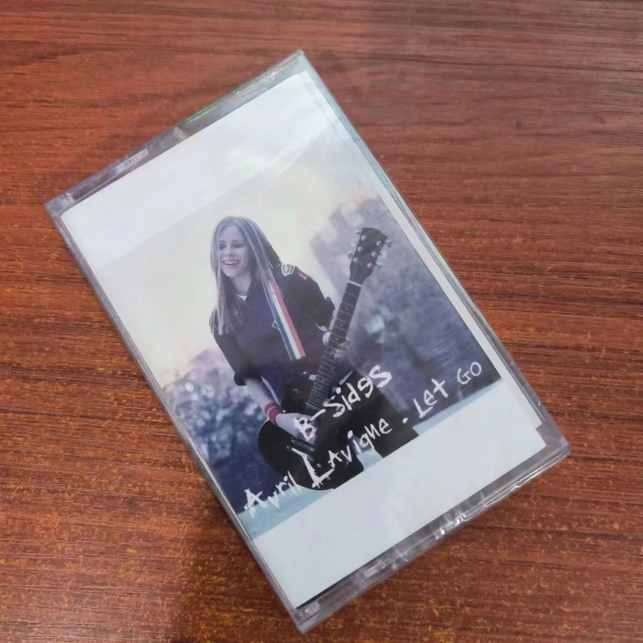 Băng Cassettes Mới Toanh avril lavigne Tình Yêuux Để Đi Dưới Da t0524