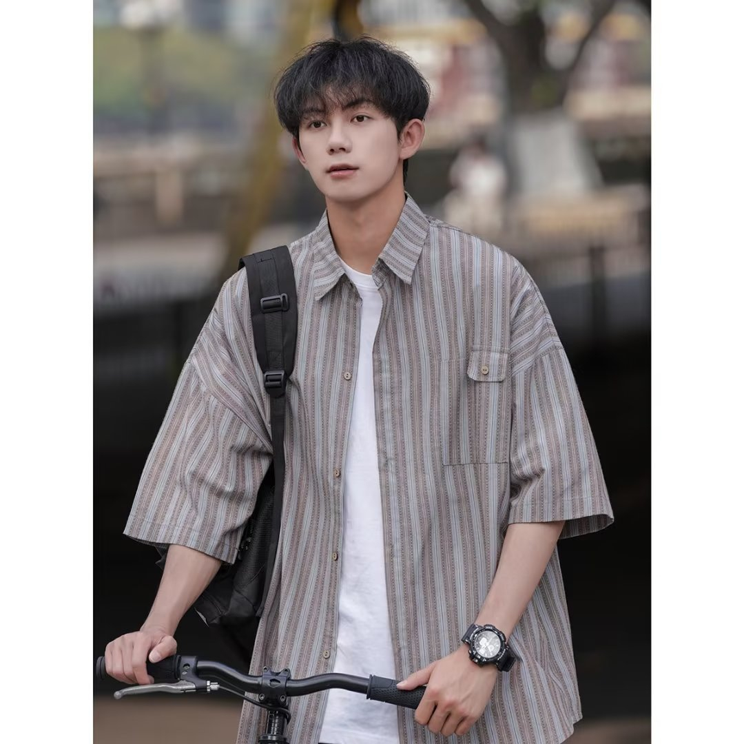Aokang Áo Sơ Mi Tay Lửng Cổ Vuông Màu Trơn Thời Trang Mùa Hè Trẻ Trung Dễ Phối Đồ Dành Cho Nam