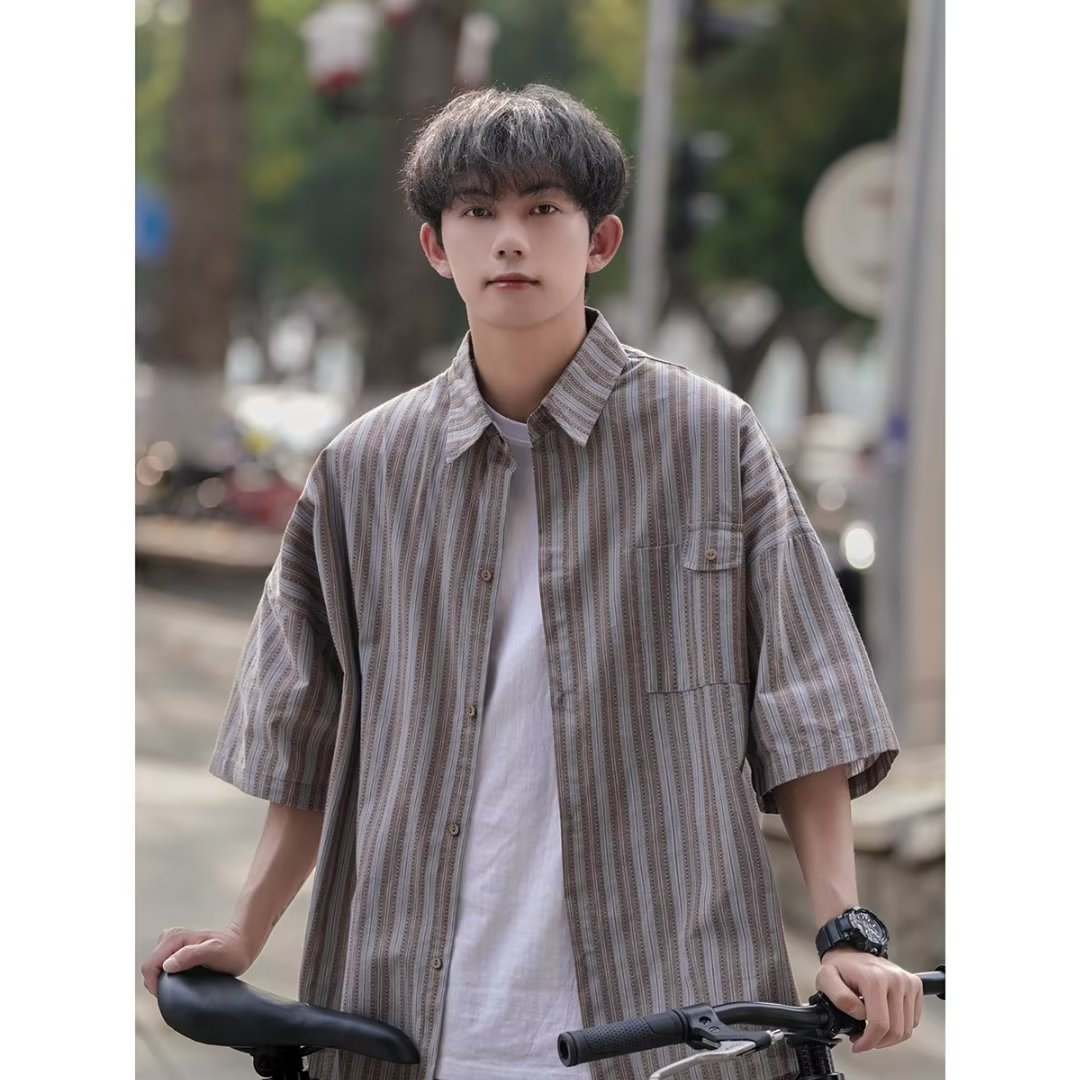 Aokang Áo Sơ Mi Tay Lửng Cổ Vuông Màu Trơn Thời Trang Mùa Hè Trẻ Trung Dễ Phối Đồ Dành Cho Nam