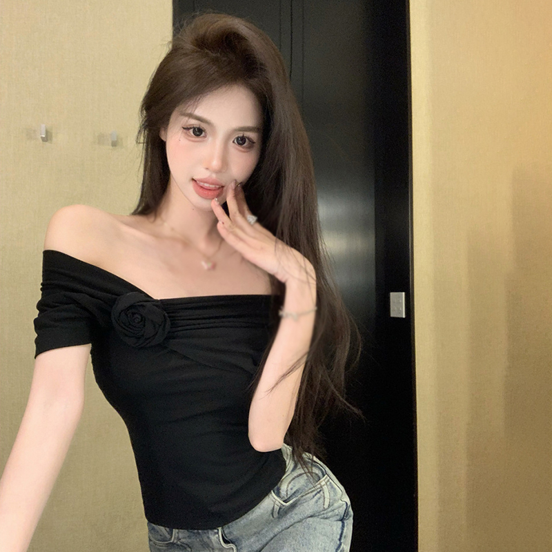 Áo Dệt Kim Trễ Vai Tay Ngắn Hoạ Tiết Hoa 3D Quyến Rũ