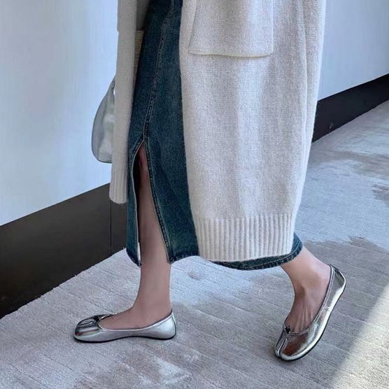 YAOLI  Giày Da Mềm Đế Bằng Màu Bạc Sáng Hình Chú Heo Phẳng Mũi Tách Móng Ngựa Cho Nữ