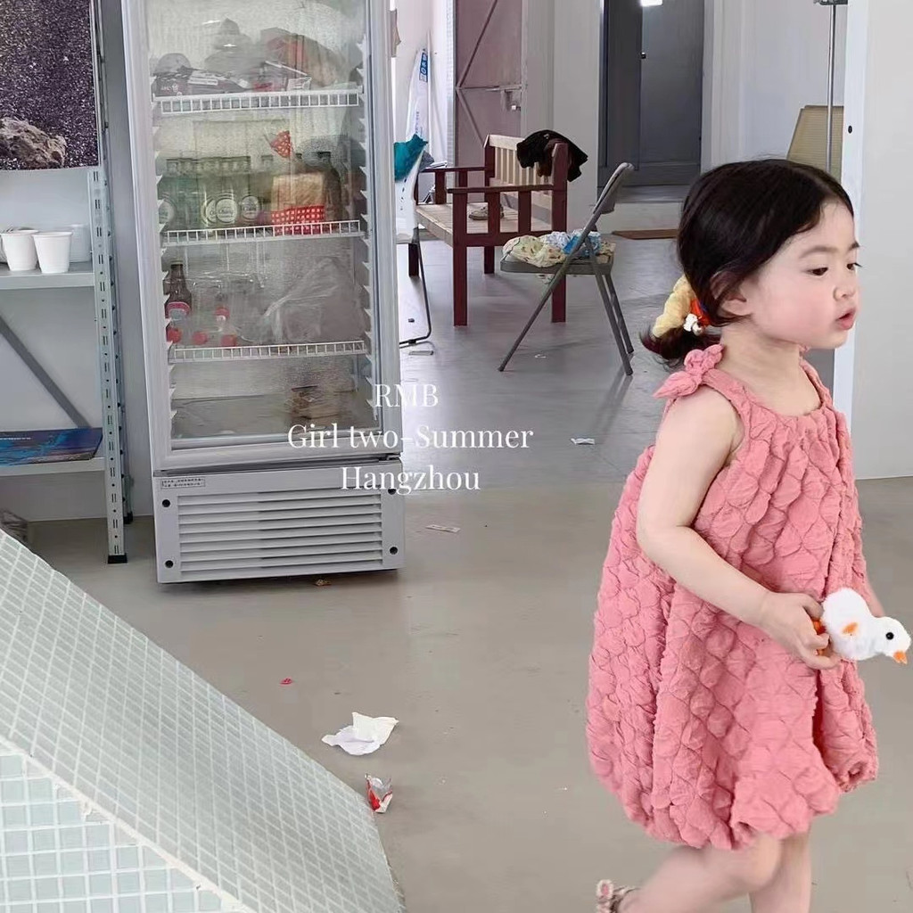 Đầm hai dây không tay vải waffle hồng bồng bềnh phong cách công chúa Hàn Quốc mùa hè cho bé gái