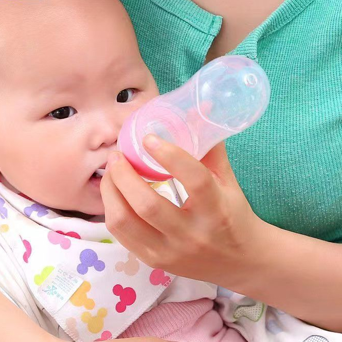 Bình Silicone Đựng Thức Ăn Cho Bé Kèm Muỗng