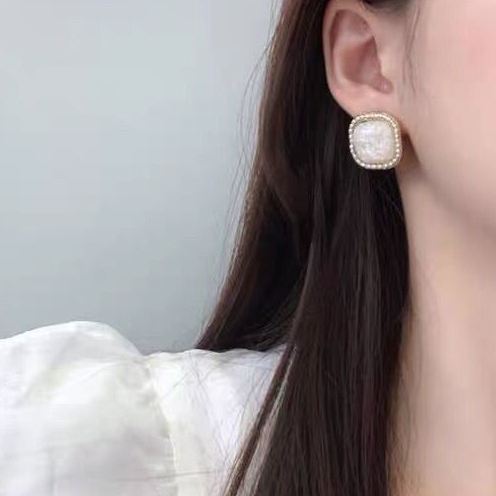 Bông Tai Đính Đá Vỏ Sò Trắng Phong Cách Hong Kong Cổ Điển Thời Trang Cao Cấp Cho Nữ