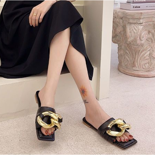 Dép Sandal Mũi Vuông Đế Bằng Phối Dây Xích Kim Loại Chống Trượt Thời Trang Mùa Hè Cho Nữ