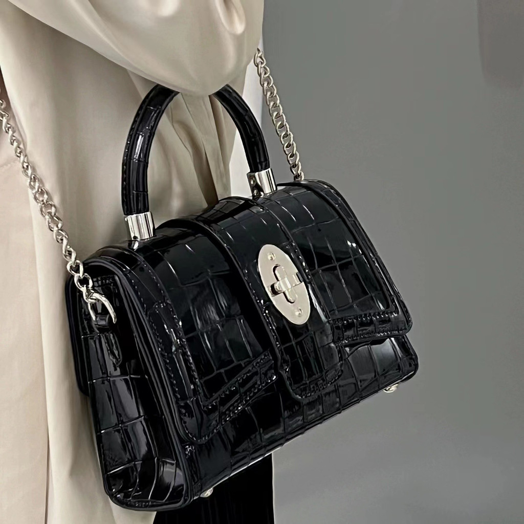 CHIC JOY / Chất Lượng Cao Túi Xách Da Bóng Đeo Vai Phối Dây Xích Thời Trang Đi Xe Máy Cho Nữ