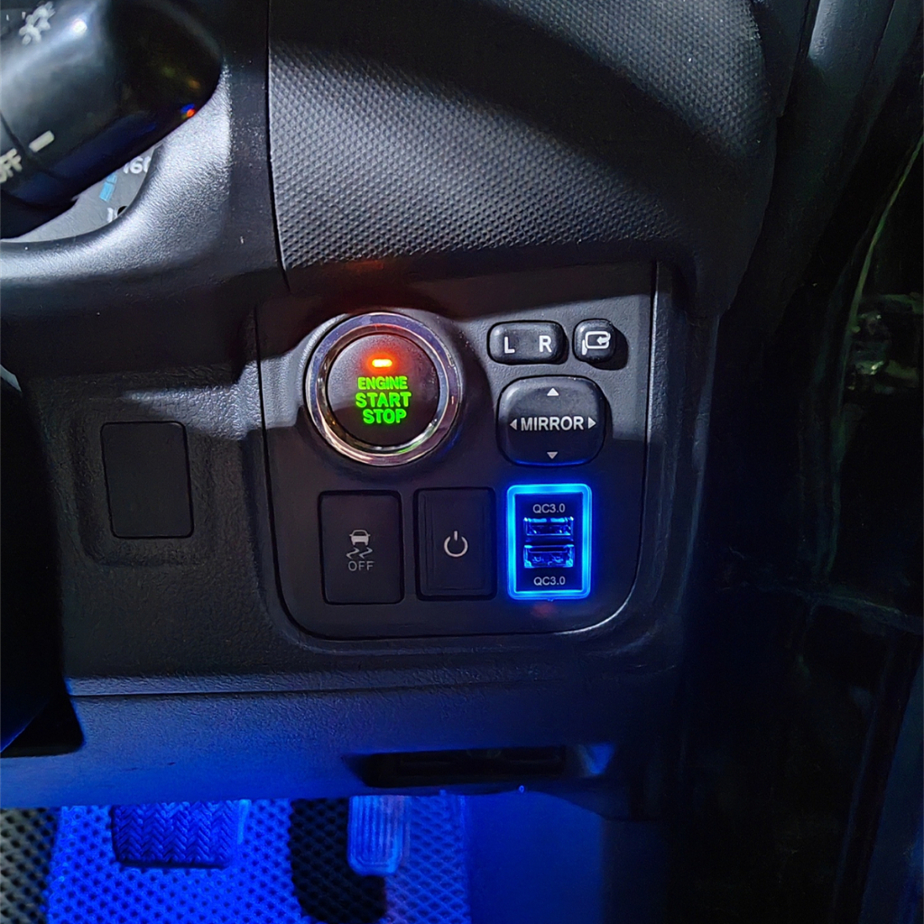 Tẩu Sạc Nhanh QC 3.0 USB 12V-24V Có Đèn LED Xanh Dương Cho Toyota Camry Collora RAV4 Yaris