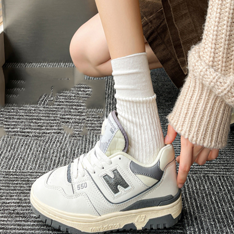 Vớ Ống Cổ Vừa Kẻ Sọc Trắng Đen Đơn Giản Nhiều Màu Tùy Chọn JK Hàn Quốc Cho Nữ