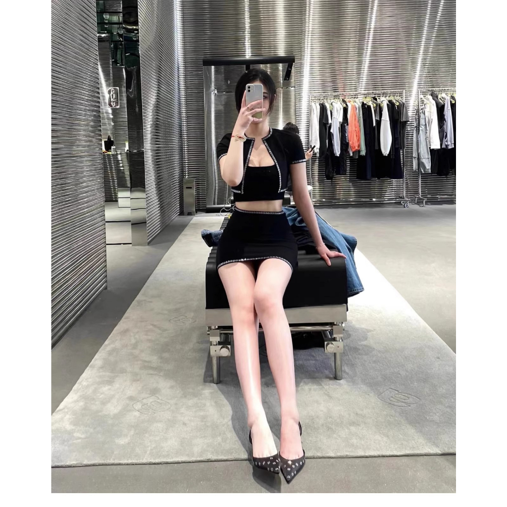 Giày Cao Gót Mũi Nhọn Gót Thấp Hở Ngón Quai Đính Đá Satin Phong Cách Mới 2023