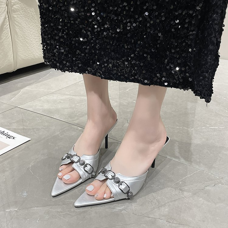 Giày Cao Gót Mũi Nhọn Đính Đinh Tán Thời Trang Cho Nữ