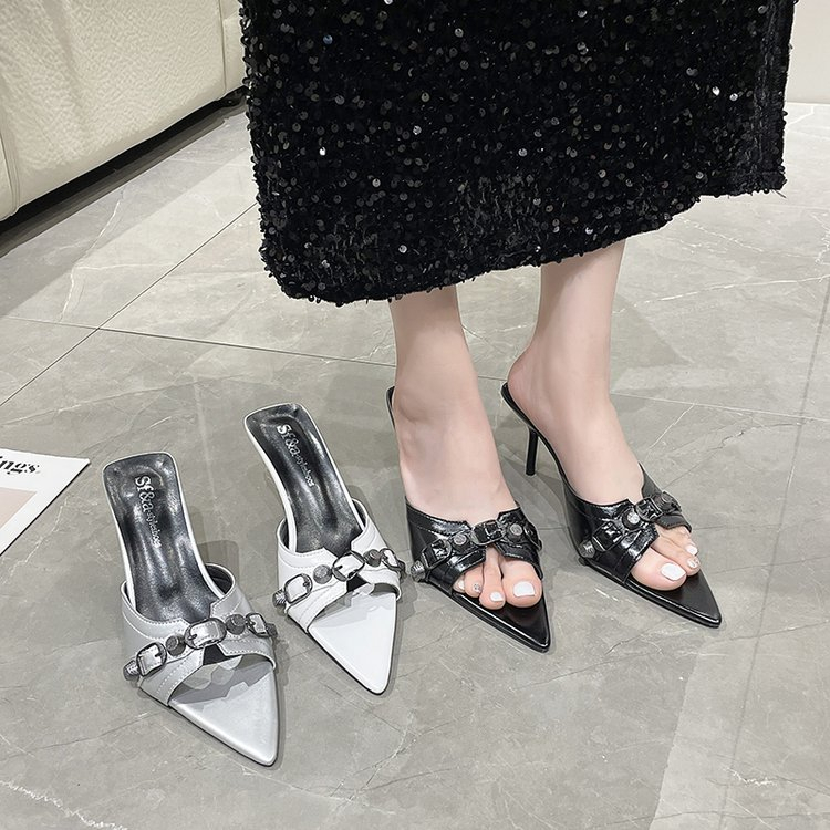 Giày Cao Gót Mũi Nhọn Đính Đinh Tán Thời Trang Cho Nữ