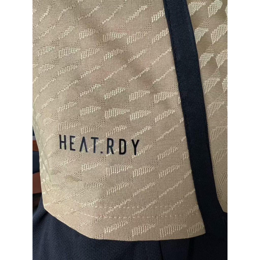 Áo Thun Bóng Đá In Chữ Mad-Irid Away 23 / 24