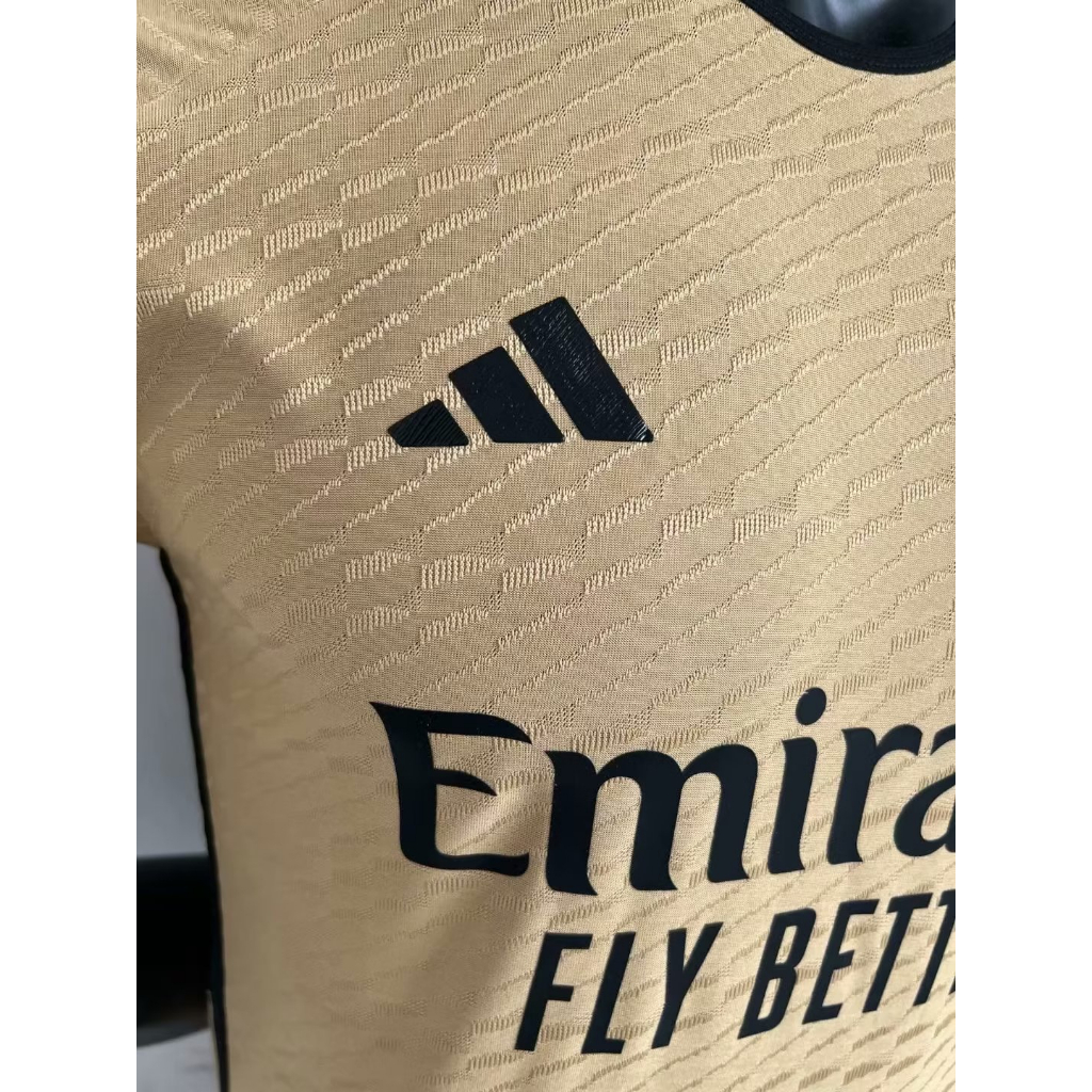 Áo Thun Bóng Đá In Chữ Mad-Irid Away 23 / 24