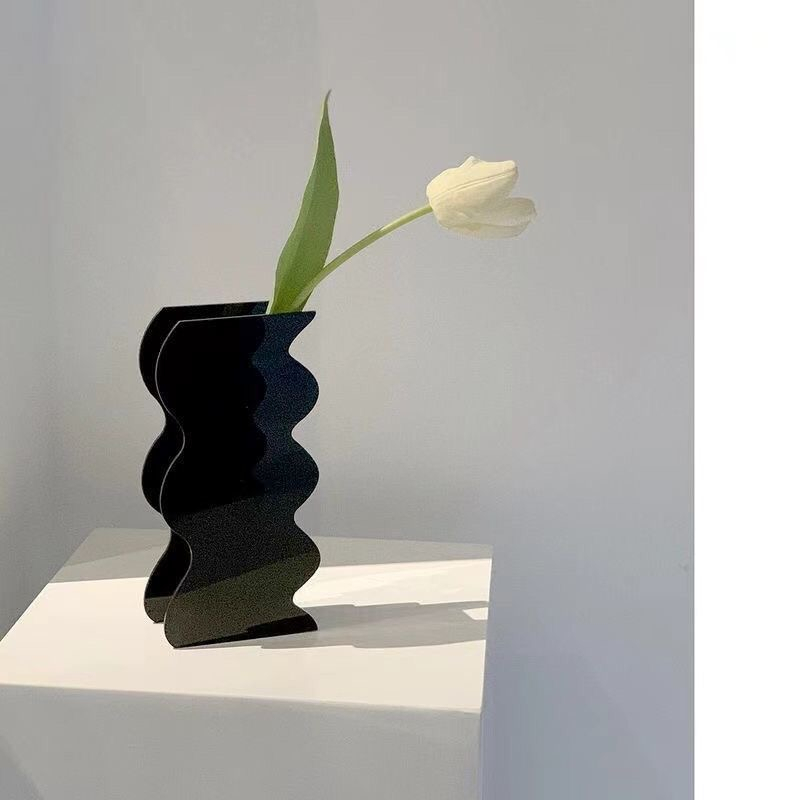Bình hoa lượn sóng bằng acrylic trang trí phong cách hiện