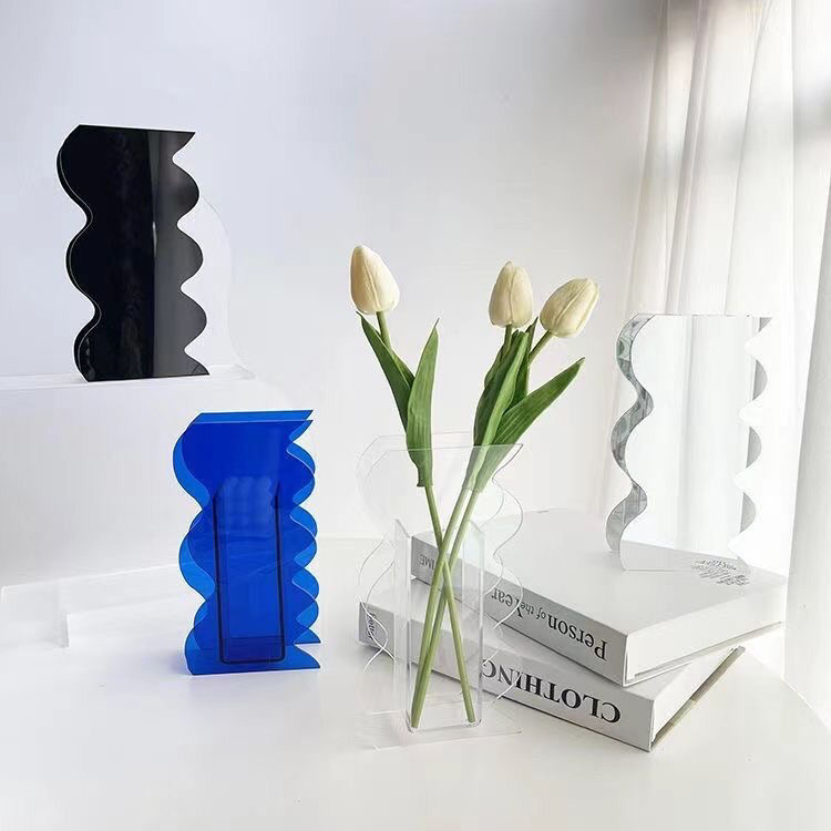 Bình hoa lượn sóng bằng acrylic trang trí phong cách hiện