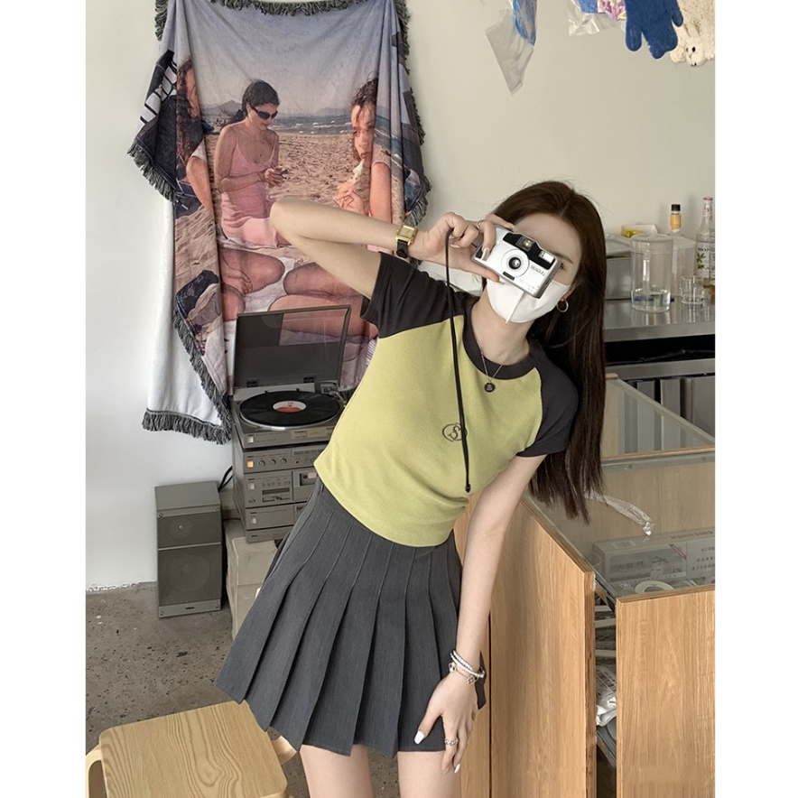 Lalisas Áo Thun Dệt Kim Tay Ngắn Cổ Thuyền Dáng Ôm Thêu Họa Tiết Thời Trang Cho Nữ