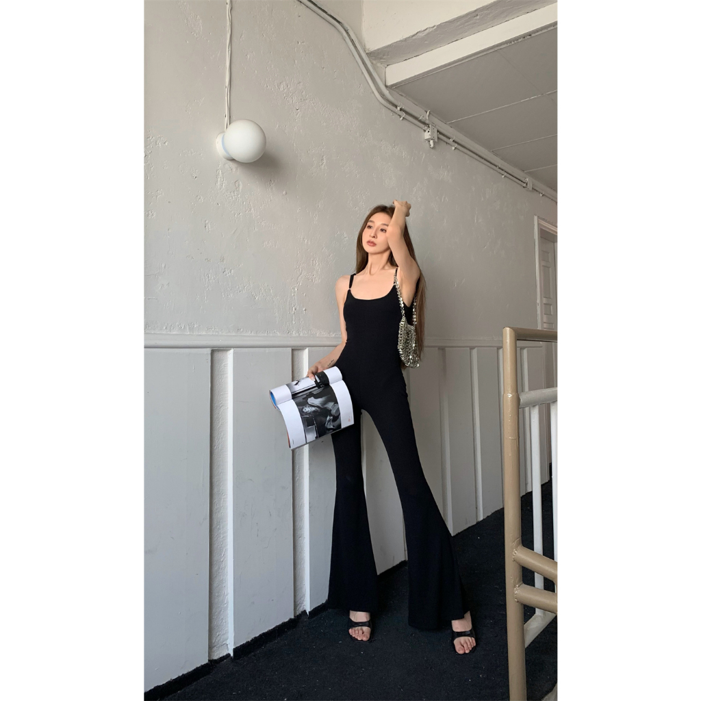 Áo Liền Quần Hai Dây Dáng Ôm Ống Thẳng Màu Đen