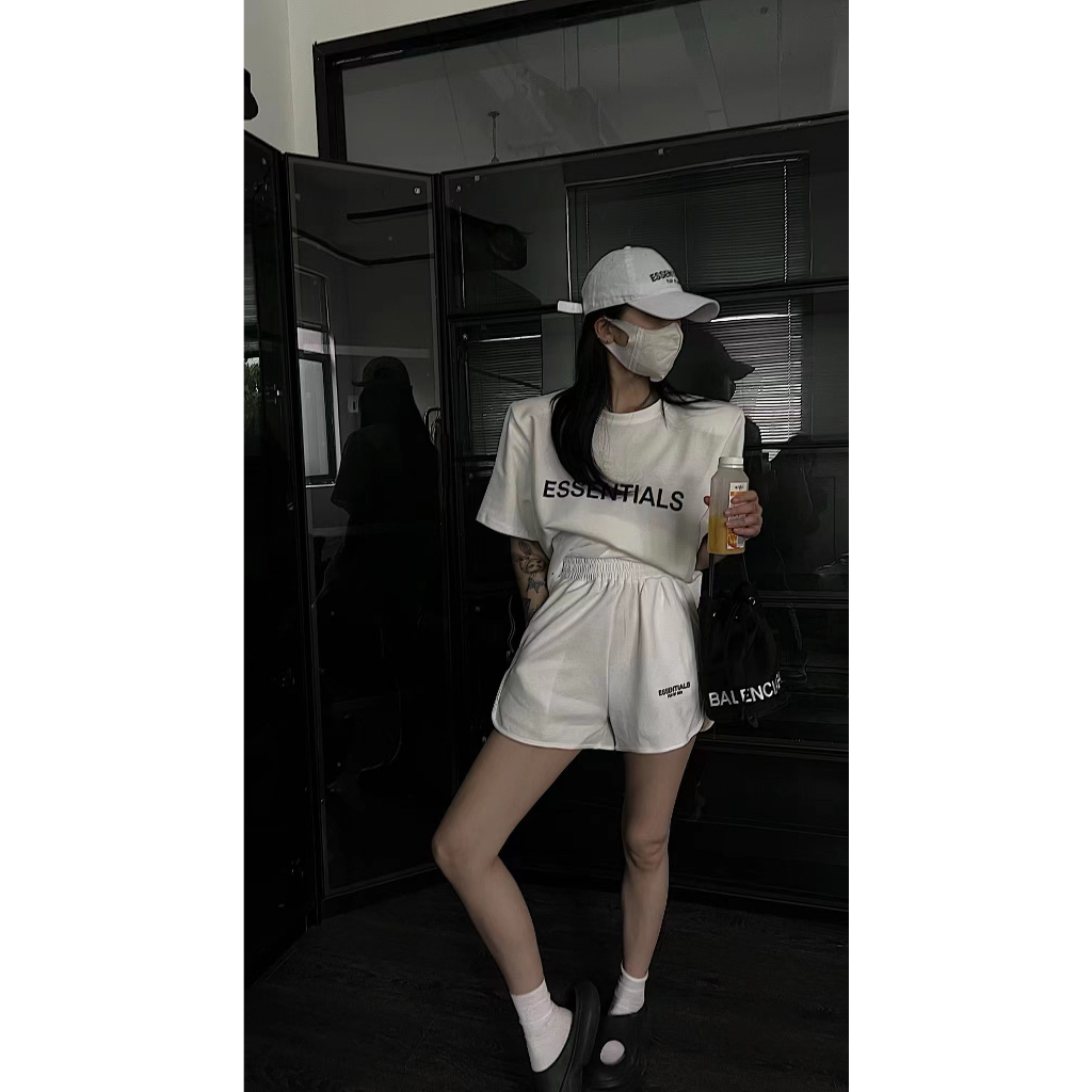 Set Đồ Thể Thao Mùa Hè 2023 Gồm Áo Thun Tay Cộc Đệm Vai + Quần Ngắn In Chữ Phong Cách Mới