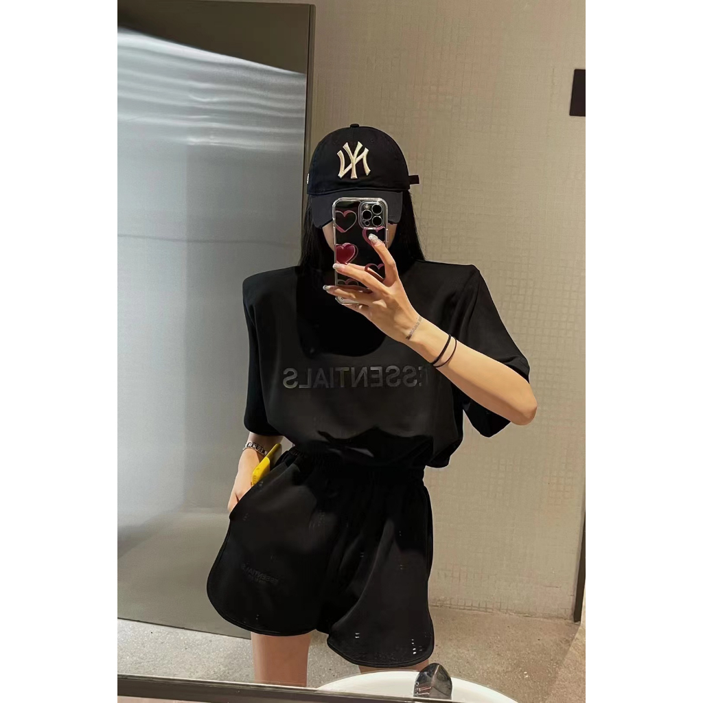 Set Đồ Thể Thao Mùa Hè 2023 Gồm Áo Thun Tay Cộc Đệm Vai + Quần Ngắn In Chữ Phong Cách Mới