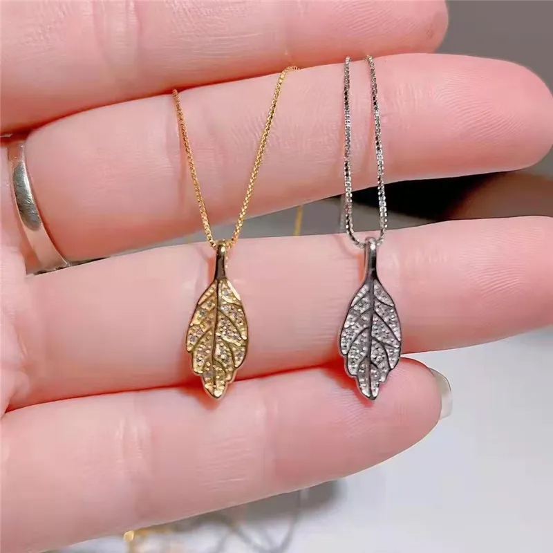 Vòng cổ Mạ Vàng 18k Mặt Hình Lá Đính Đá Zircon Lấp Lánh Thời Trang 2023