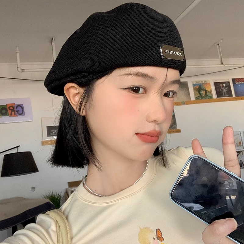 Mũ Beret Màu Đen Nhãn Dán Kim Loại Thoáng Khí Thời Trang Xuân Hè Dành Cho Nữ