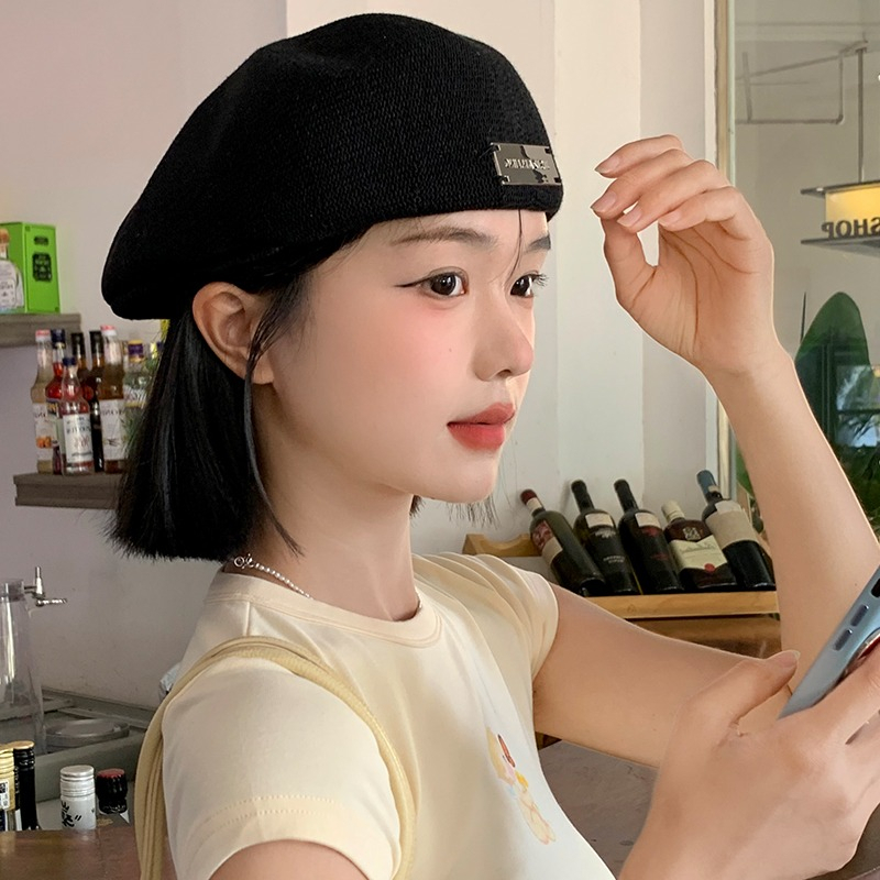 Mũ Beret Màu Đen Nhãn Dán Kim Loại Thoáng Khí Thời Trang Xuân Hè Dành Cho Nữ
