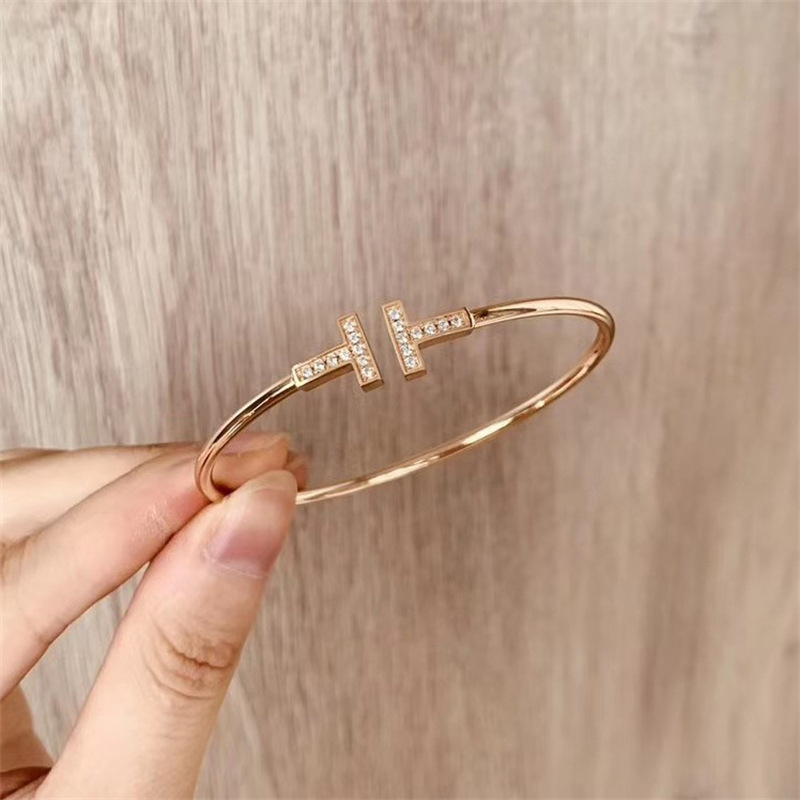 Vòng Tay Hở Đính Kim Cương Giả Màu Vàng Hồng Cho Nữ