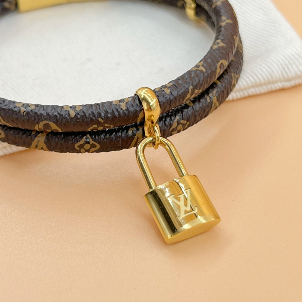 Vòng Đeo Tay Bằng Da Chất Lượng Cao Louis v