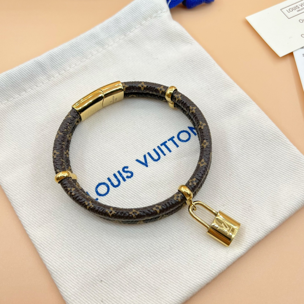 Vòng Đeo Tay Bằng Da Chất Lượng Cao Louis v