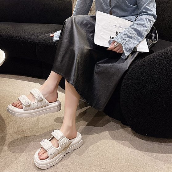 Sandal Quai Dán Đế Phẳng Dày Dặn Phong Cách Thời Trang Mới Có Size Lớn 35-43 Dành Cho Nữ