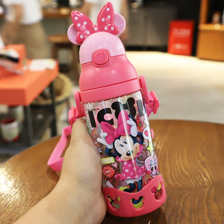 Bình Nước Nhựa Có Ống Hút Họa Tiết Disney Dễ Thương Cho Bé