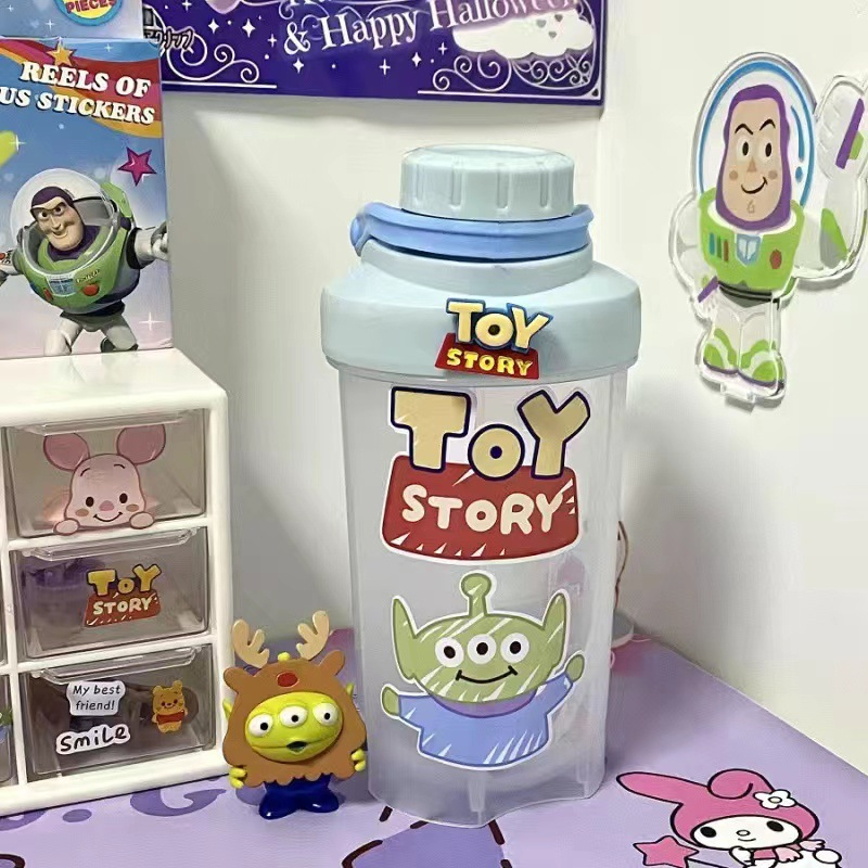 Bình Nước Nhựa Dung Tích Lớn In Hình toy story Dễ Thương Cho Học Sinh