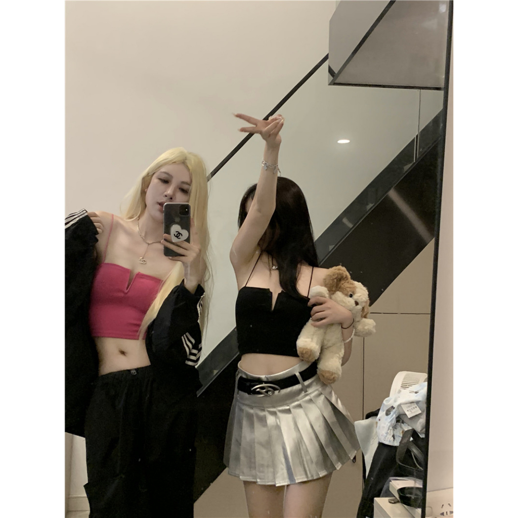 Áo Croptop Hai Dây Cổ Chữ v Khoét Sâu Form Ôm Phong Cách Ngọt Ngào