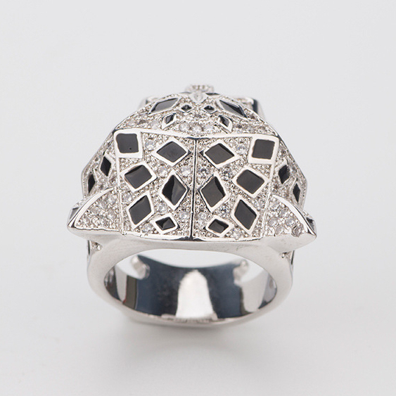 Nhẫn Đôi Thép Không Gỉ Đính Đá Zircon Họa Tiết Da Báo