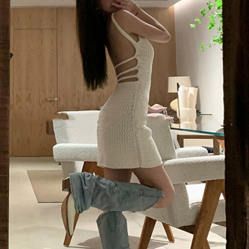 QADCOL Đầm Hai Dây Hở Lưng Màu Trắng Quyến Rũ Dành Cho Nữ