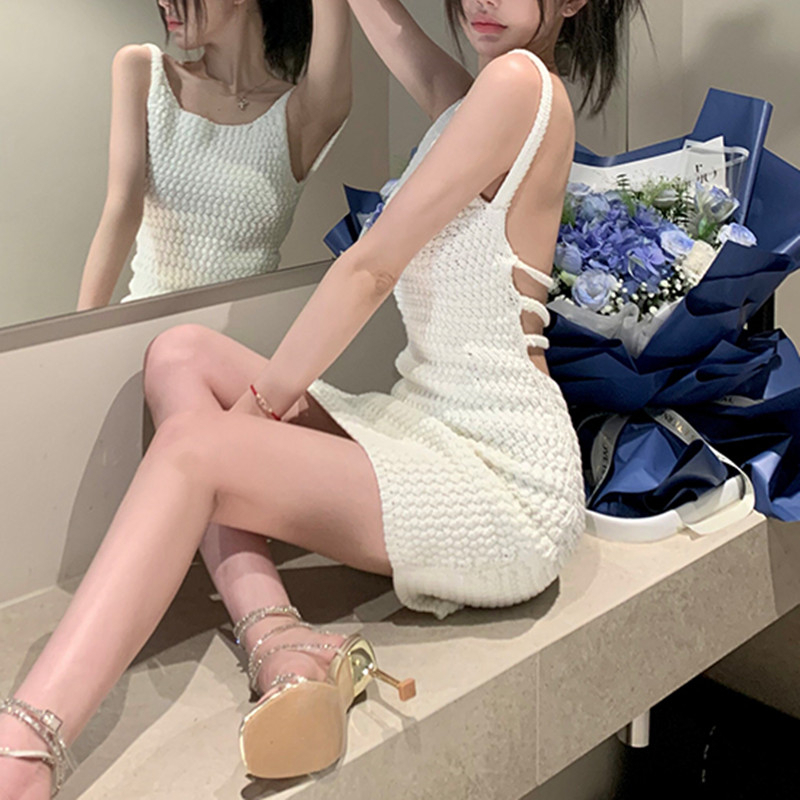 QADCOL Đầm Hai Dây Hở Lưng Màu Trắng Quyến Rũ Dành Cho Nữ