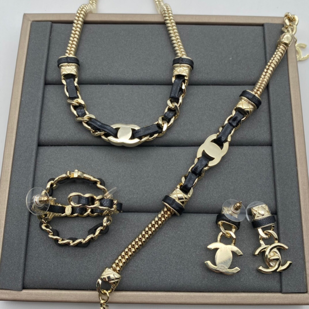 Vòng cổ / Vòng Tay / Bông Tai Hình Chữ C Thời Trang Phù Hợp Xu Hướng Và Thanh Lịch