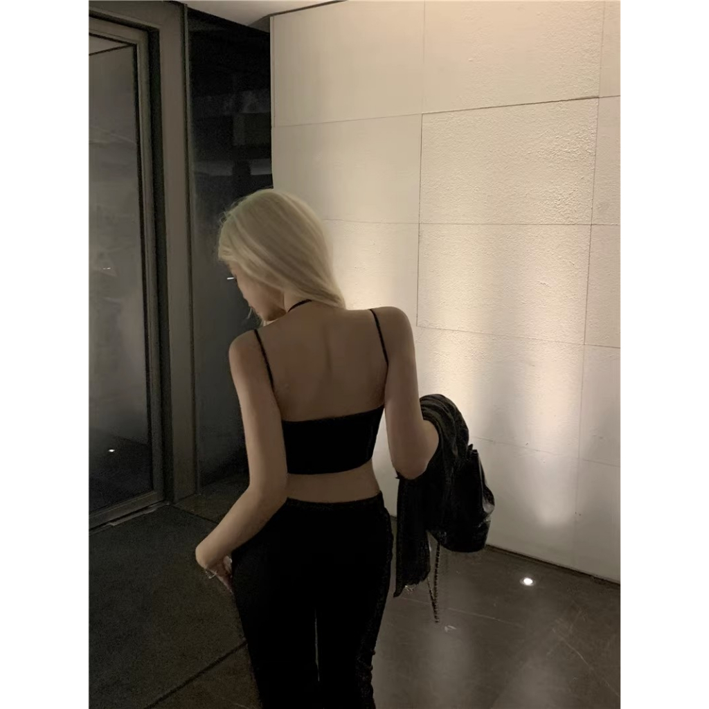 Áo Croptop Hai Dây Cổ Chữ V Màu Trơn Dáng Ôm Thời Trang Mùa Hè Quyến Rũ Cho Nữ