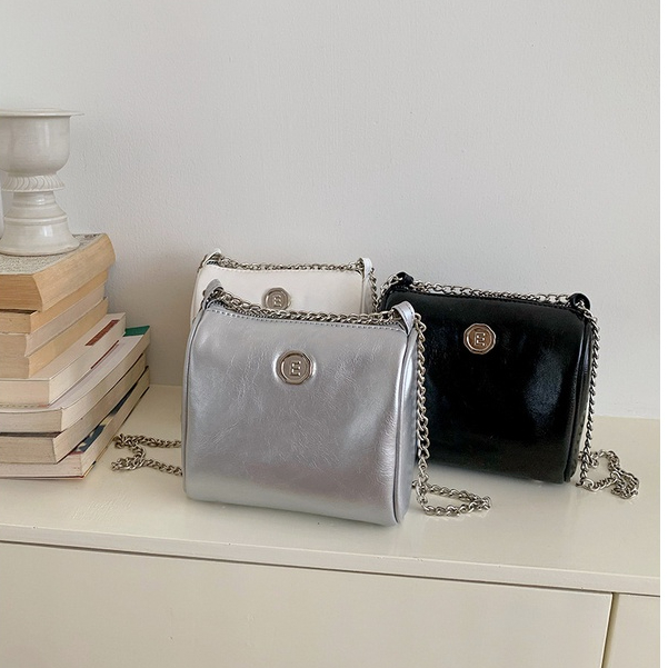 Túi Xách mini Hình Vuông Màu Bạc Phong Cách Thời Trang Mới 2023 Dành Cho Nữ