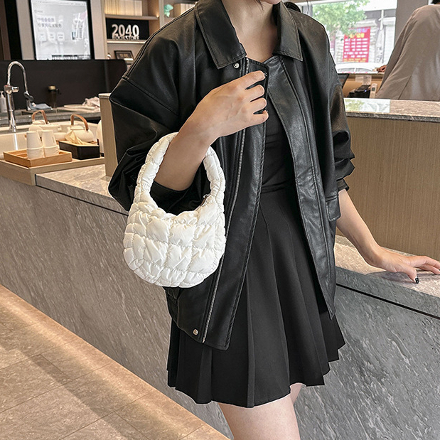 Túi Xách Tay Đám Mây Xếp Ly Mới Hàn Quốc niche Cá Tính Hợp Thời Trang Cho Nữ